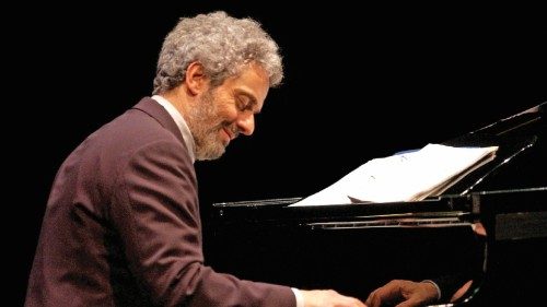 Per cantare l’umanità e la parola QUO-163 Per cantare l’umanità e la parola QUO-163