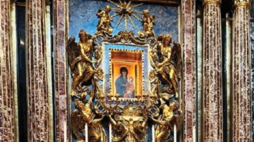  Papa Francesco affida alla “Salus Populi Romani”  QUO-166