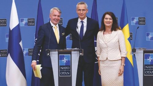 FILE PHOTO: Sweden's Foreign Minister Ann Linde and Finland's Foreign Minister Pekka Haavisto attend ...