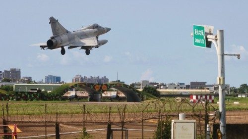 A Taiwan Air Force Mirage 2000-5 aircraft lands at Hsinchu Air Base in Hsinchu, Taiwan August 7, ...