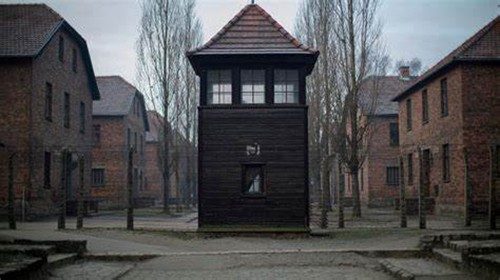 auschwitz.jpg auschwitz.jpg