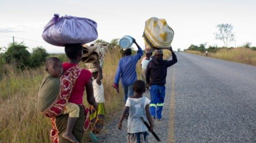 Displaced families from the community of Impire, a town in the district of Metuge in the Cabo ... Displaced families from the community of Impire, a town in the district of Metuge in the Cabo ...