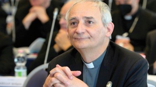 Il cardinale Matteo Maria Zuppi nel corso della 76 Assemblea generale dei Vescovi italiani. ... Il cardinale Matteo Maria Zuppi nel corso della 76 Assemblea generale dei Vescovi italiani. ...