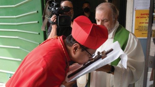  Il cardinale   Suharyo Hardjoatmodjo ha preso possesso del titolo  dello Spirito Santo alla ...