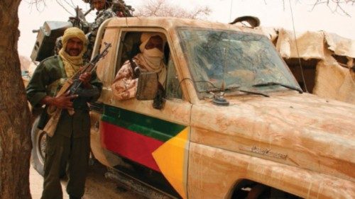   Gli ex guerriglieri del Mali  si fondono in un unico gruppo  QUO-197