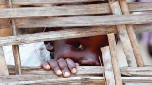 Quindici bambini nigeriani salvati dalla tratta QUO-205 Quindici bambini nigeriani salvati dalla tratta QUO-205