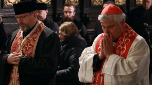 Il cardinale Krajewski per la quarta volta nel martoriato Paese QUO-206 Il cardinale Krajewski per la quarta volta nel martoriato Paese QUO-206
