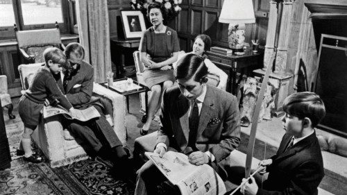 (FILES) In this file photo taken on May 1939 at Sandringham showing all the members of British Royal ... (FILES) In this file photo taken on May 1939 at Sandringham showing all the members of British Royal ...