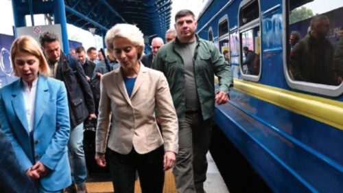 Von der Leyen per la terza volta a Kiev QUO-211 Von der Leyen per la terza volta a Kiev QUO-211