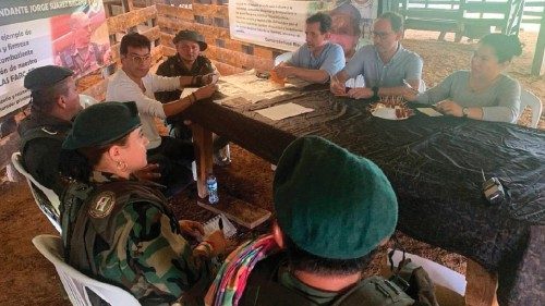 This handout picture released by Colombian President Gustavo Petro's twitter account shows Colombian ... This handout picture released by Colombian President Gustavo Petro's twitter account shows Colombian ...