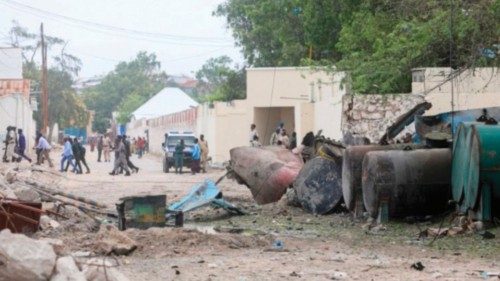  Somalia: uccisi  27 miliziani  di al Shabaab  in un attacco aereo Usa   QUO-217