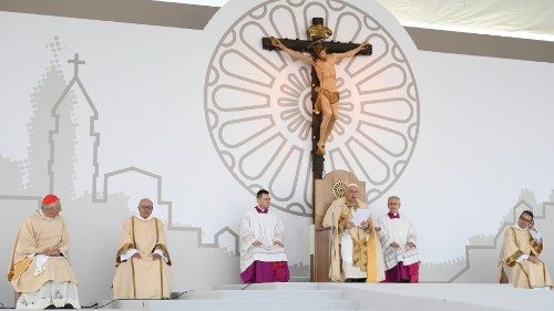  Il sogno di una Chiesa eucaristica pane spezzato per gli altri  QUO-220