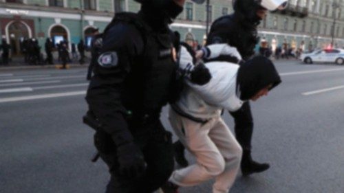 epa10203919 Russian policemen detain a person taking part in an unauthorized protest against ... epa10203919 Russian policemen detain a person taking part in an unauthorized protest against ...