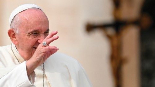 Pope Francis waves he leaves at the end of the weekly general audience on September 28, 2022 at St. ...