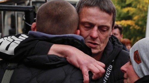epa10211774 Russian conscripted men say goodbye to relatives at a recruiting office during Russia's ... epa10211774 Russian conscripted men say goodbye to relatives at a recruiting office during Russia's ...