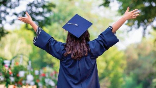«Insegniamo agli studenti come essere liberi cittadini del mondo» QUO-224 «Insegniamo agli studenti come essere liberi cittadini del mondo» QUO-224