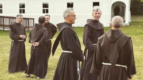 Gli occhi dei giovani che si scoprono amati desiderati e voluti da Dio QUO-227 Gli occhi dei giovani che si scoprono amati desiderati e voluti da Dio QUO-227