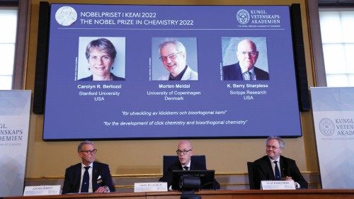 Jonas Aqvist, Chairman of the Nobel Committee for Chemistry, Hans Ellegren, Secretary General of the ... Jonas Aqvist, Chairman of the Nobel Committee for Chemistry, Hans Ellegren, Secretary General of the ...