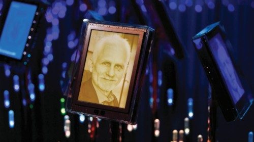 epaselect epa10228892 A portrait of the Nobel Peace Prize winner for 2022, Ales Bialiatski, being ... epaselect epa10228892 A portrait of the Nobel Peace Prize winner for 2022, Ales Bialiatski, being ...