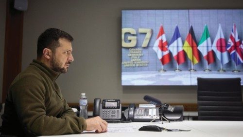 epa10236543 A handout photo made available by the Presidential press service shows Ukrainian ... epa10236543 A handout photo made available by the Presidential press service shows Ukrainian ...