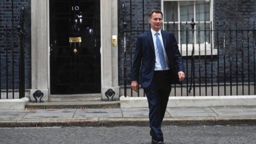 epa10243732 Britain's newly-appointed Chancellor of the Exchequer Jeremy Hunt departs 10 Downing ...