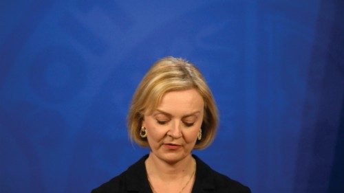FILE PHOTO: British Prime Minister Liz Truss attends a news conference in London, Britain, October ... FILE PHOTO: British Prime Minister Liz Truss attends a news conference in London, Britain, October ...