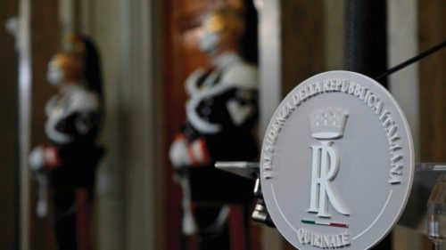 The logo of the Quirinal palace (2ndR) is pictured on October 20, 2022 in the press room at the ...