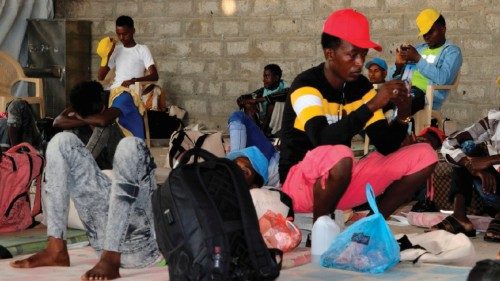  Scoperta una fossa comune in Malawi con i corpi di 25 migranti etiopi  QUO-241