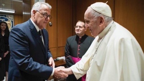 Il Papa incontra Gregory Quentin Brown di Motorola Solutions QUO-241 Il Papa incontra Gregory Quentin Brown di Motorola Solutions QUO-241