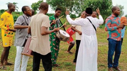  Chiesa africana sempre più dinamica  QUO-243