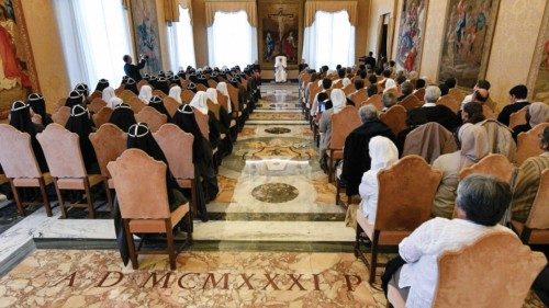 Il primo compito di un consacrato è pregare QUO-243 Il primo compito di un consacrato è pregare QUO-243