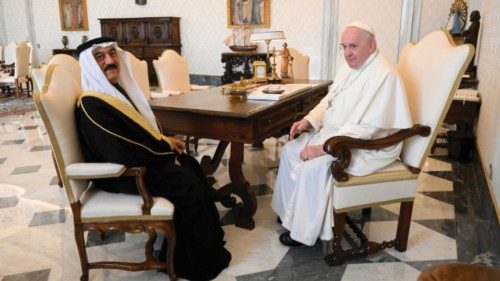 Le lettere credenziali del nuovo ambasciatore del Regno del Bahrein QUO-247 Le lettere credenziali del nuovo ambasciatore del Regno del Bahrein QUO-247