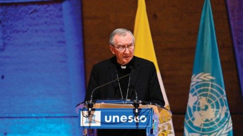Meno fondi pubblici per gli armamenti più spesa per l’istruzione delle donne QUO-247 Meno fondi pubblici per gli armamenti più spesa per l’istruzione delle donne QUO-247