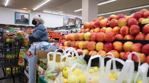 epa10270136 A customer shops at a Safeway supermarket, a subsidiary of Albertsons, in Washington, ...