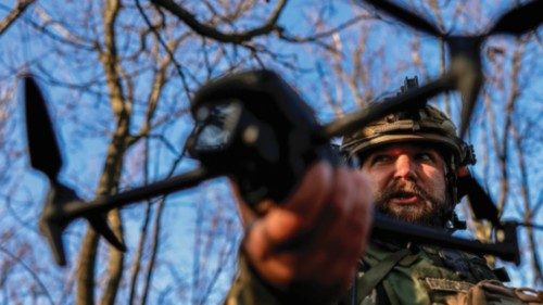 epa10292404 Ukrainian soldiers launch a drone at the frontline at the northern Kherson region, ... epa10292404 Ukrainian soldiers launch a drone at the frontline at the northern Kherson region, ...