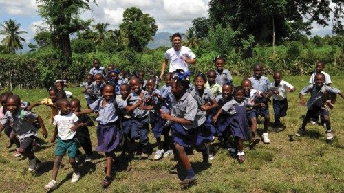 Haiti Ottobre 2010.Les Cayes,Alberto Acquistapace responsabile progetto idrico MLFM,vincitore premio ...