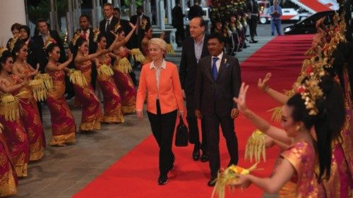 European Commission President Ursula von der Leyen accompanied by Communications  and Informatics ...