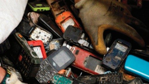  Dai rifiuti elettronici possono arrivare risorse preziose  QUO-266