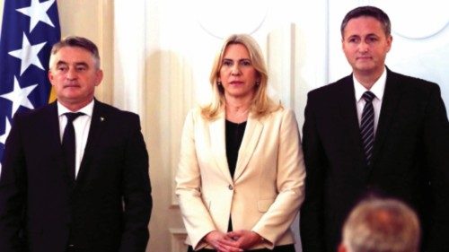 epa10308420 Newly elected members of the Bosnia and Herzegovina tripartite presidency Serb Zeljka ...