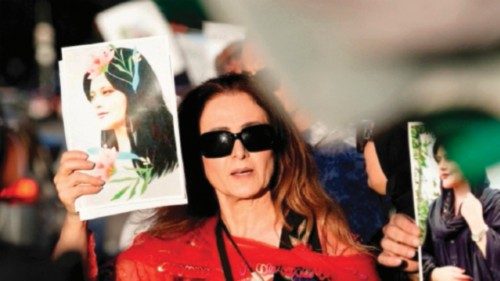Gli sportivi iraniani al fianco dei manifestanti QUO-266 Gli sportivi iraniani al fianco dei manifestanti QUO-266