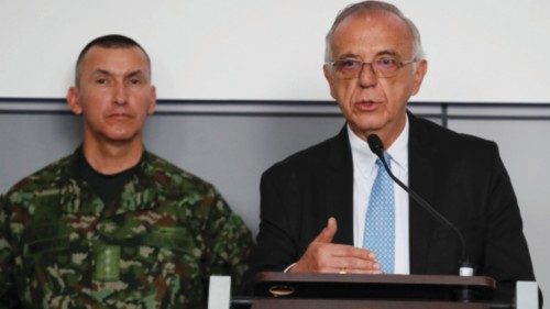 epa10323498 Colombian Minister of Defense, Ivan Velasquez (R), speaks during a press conference, in ...
