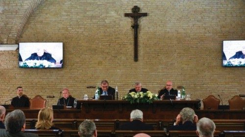 In Vaticano l’incontro degli ambasciatori accreditati QUO-272 In Vaticano l’incontro degli ambasciatori accreditati QUO-272