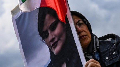  Un’altra ragazza  uccisa in Iran  QUO-274