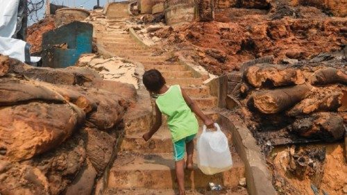  Il Bangladesh schiacciato da povertà e crisi alimentare   QUO-279