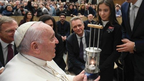 Meno spese a Natale e più aiuti per l’Ucraina QUO-285 Meno spese a Natale e più aiuti per l’Ucraina QUO-285