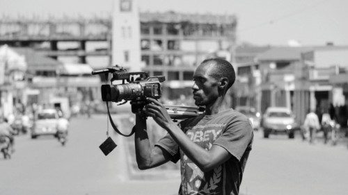 I giornalisti africani schiacciati da leggi restrittive e instabilità politica QUO-287 I giornalisti africani schiacciati da leggi restrittive e instabilità politica QUO-287