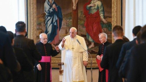  Francesco incontra i seminaristi della diocesi di Roma  QUO-288