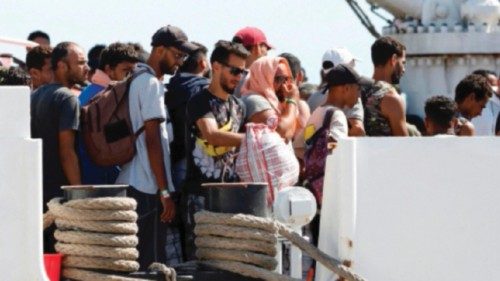  Sbarcati in Sicilia  489 migranti partiti dalla Libia  QUO-295