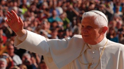 -OR- Udienza Generale di Papa Benedetto XVI di mercoledÏ 17 ottobre 2007, alla presenza di migliaia ...