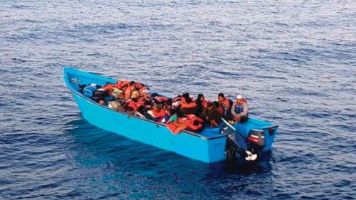 Migranti alla deriva al largo di Malta QUO-004 Migranti alla deriva al largo di Malta QUO-004